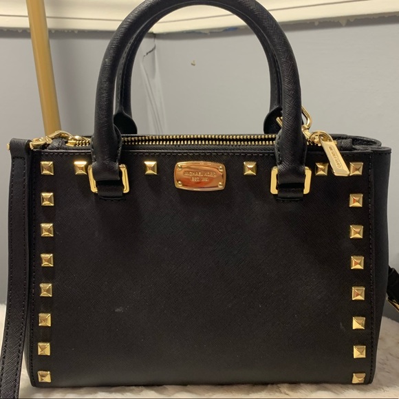 Black and gold Michael Kors Purse - Picture 1 of 3